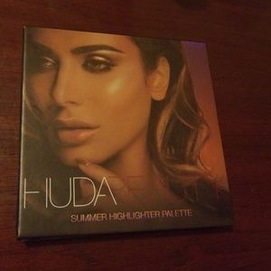 Huda summer highlighting palette